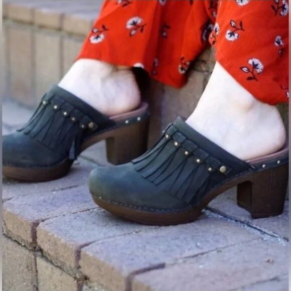 Dansko Deni Fringe Leather Clog in Black Size 7 - Picture 3 of 15